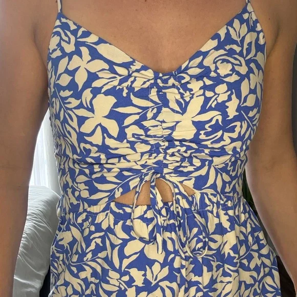 Z Supply Blue and White Floral Cutout Maxi Dress - Picture 6 of 8